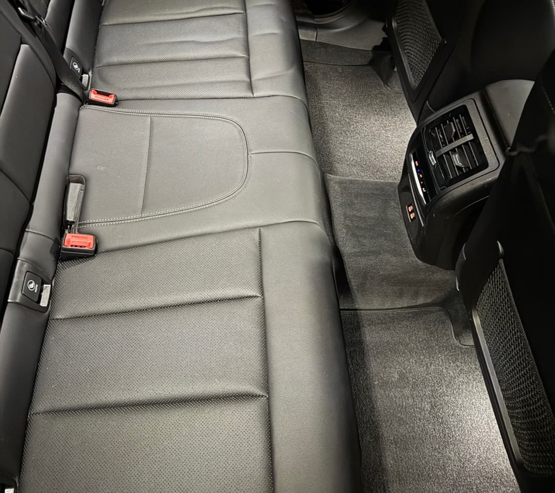 BMW · Rear seats